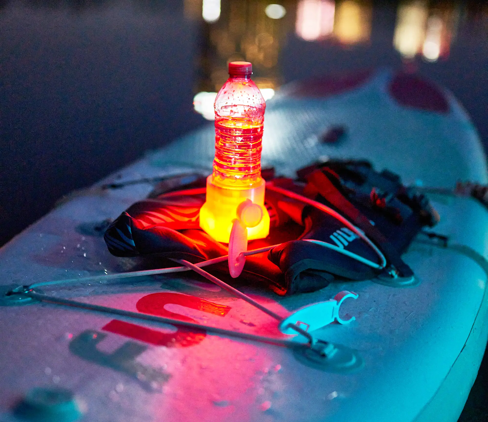 Porte-gobelet lumineux, porte-verre lumineux, paddle board, SUP, planche a pagaie, paddleboard accessories, accessoires de paddle board, Light cup holder paddle board